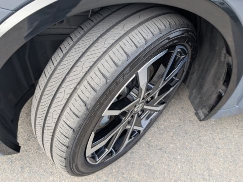 Used 2025 Toyota Prius Plug-In Hybrid image 21