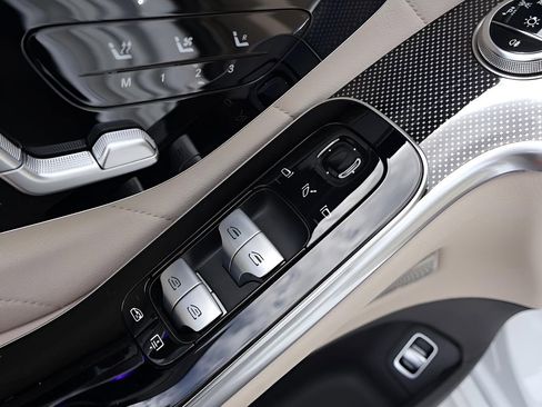 Certified 2025 Mercedes-Benz S 580 4MATIC Sedan image 51