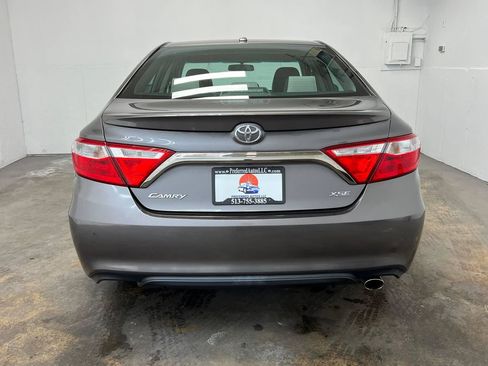 Used 2015 Toyota Camry XSE w/ Moonroof Package FWD image 5
