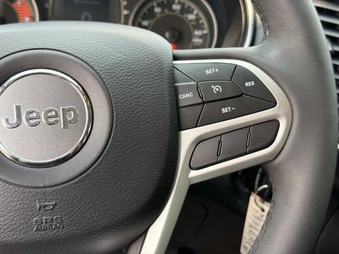Used 2022 Jeep Cherokee Latitude w/ Sun & Sound Group AWD/4WD image 21