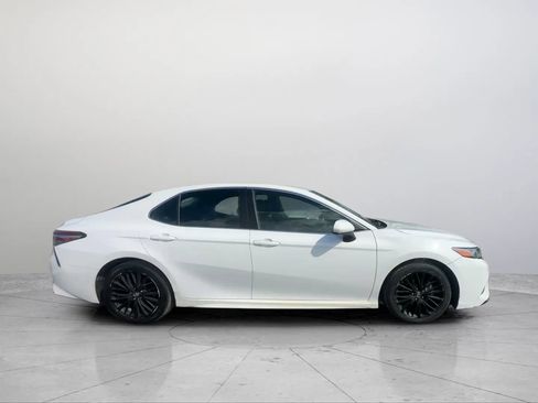Used 2018 Toyota Camry SE w/ Moonroof Package FWD image 6