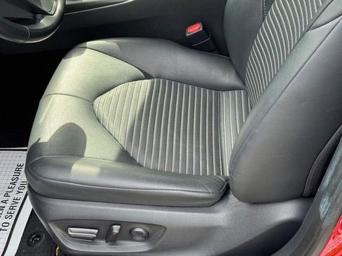 Used 2024 Toyota Camry SE FWD image 16