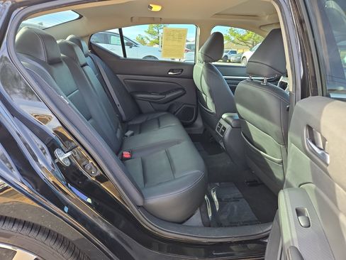 Used 2019 Nissan Altima 2.5 Platinum image 14