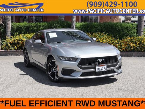 Used 2025 Ford Mustang Coupe RWD image 1