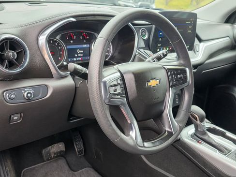 Used 2025 Chevrolet Blazer LT image 11