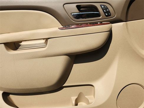 Certified 2013 Chevrolet Suburban LTZ image 22