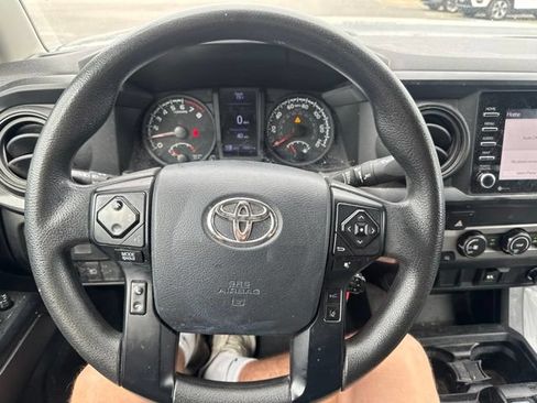 Used 2020 Toyota Tacoma SR AWD/4WD image 15