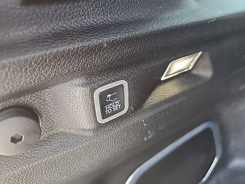 Used 2021 Jeep Grand Cherokee L Limited image 22