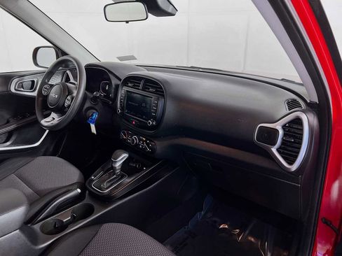 Used 2023 Kia Soul LX image 27