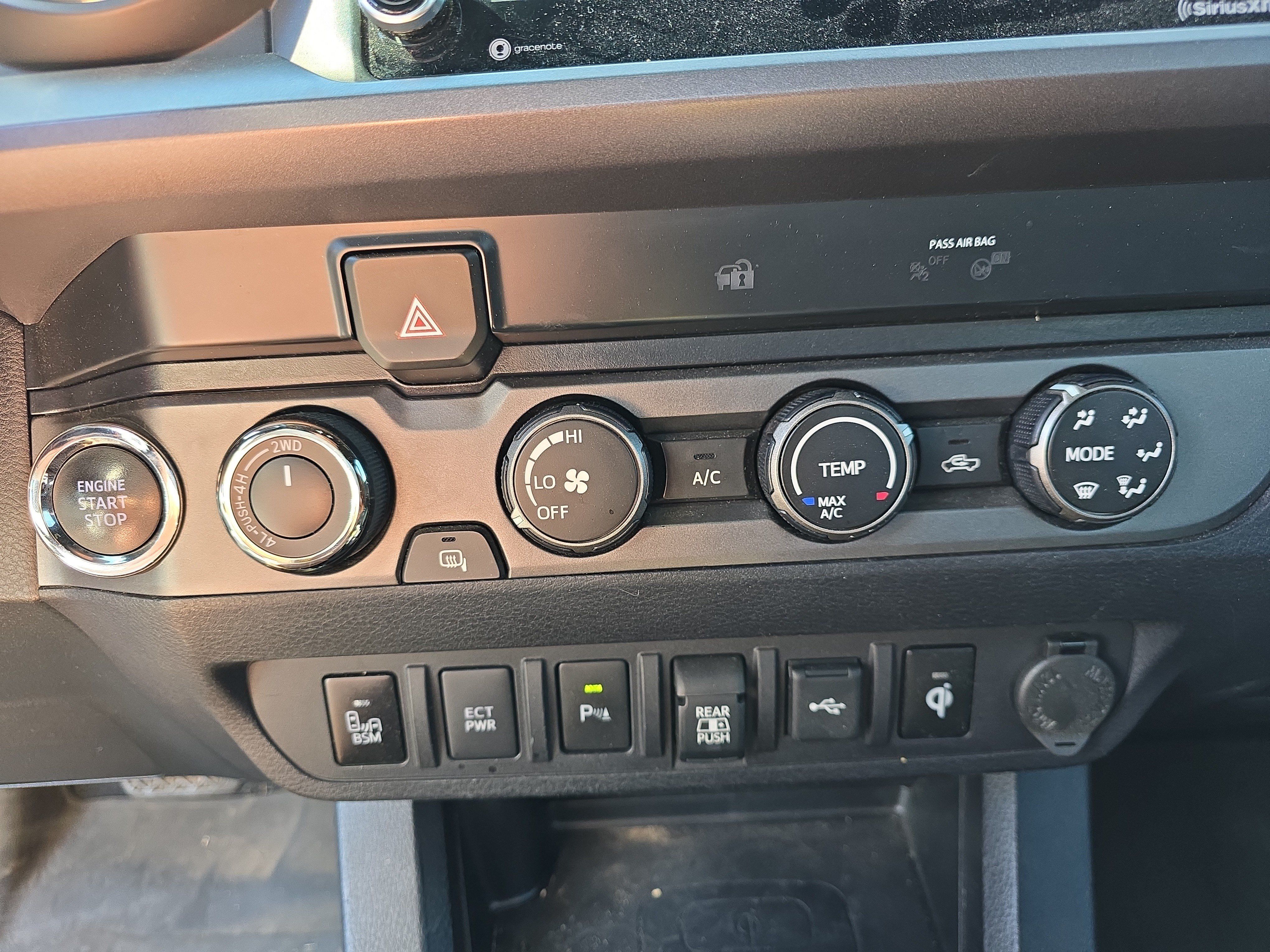 Used 2020 Toyota Tacoma TRD Sport w/ Technology Package AWD/4WD image 24