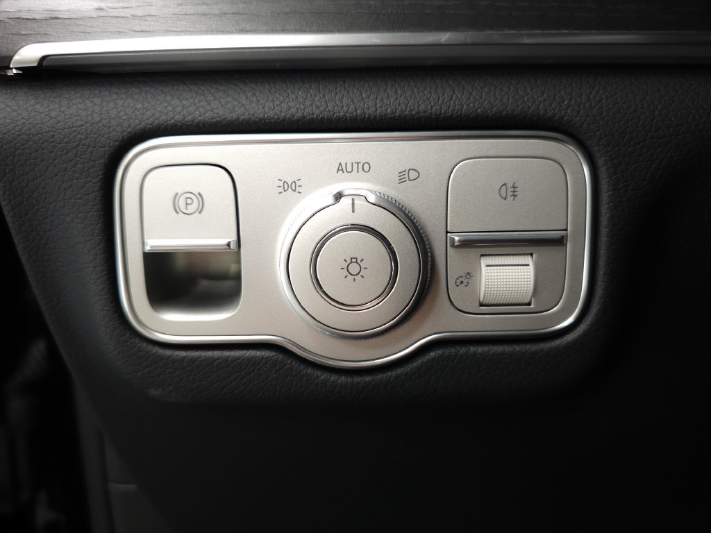 Used 2026 Mercedes-Benz GLE 450 4MATIC w/ Driver Assistance Package image 10
