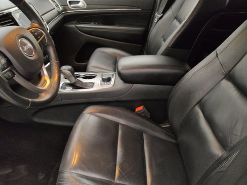 Used 2019 Jeep Grand Cherokee Limited w/ Trailer Tow Group IV image 17