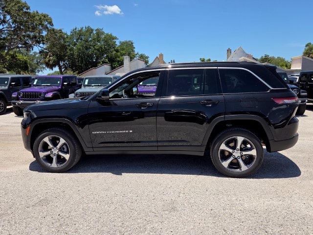 New 2026 Jeep Grand Cherokee Limited w/ Luxury Tech Group II RWD image 4