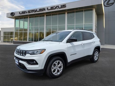 Used 2024 Jeep Compass Latitude AWD/4WD image 7