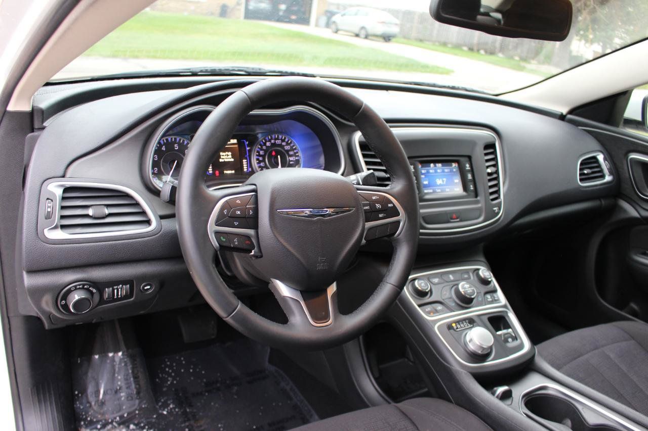 Used 2015 Chrysler 200 Limited w/ Convenience Group FWD image 17