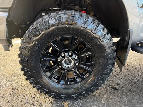 Used 2022 Ford F250 Lariat w/ Tremor Off-Road Package image 21