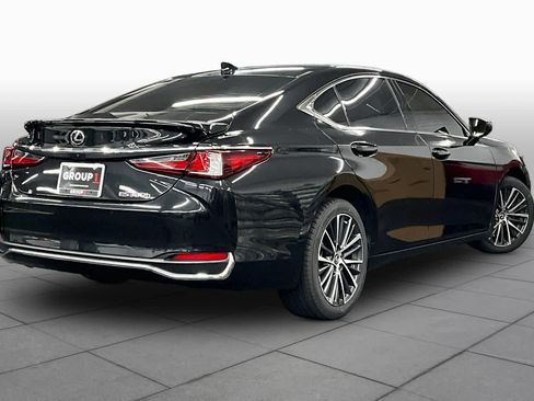 Used 2025 Lexus ES 300h w/ Premium Package FWD image 13