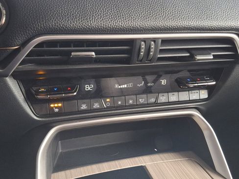 Used 2024 MAZDA CX-90 3.3 Turbo w/ Premium Package image 16