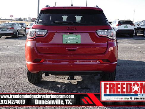 Certified 2023 Jeep Compass Limited image 4