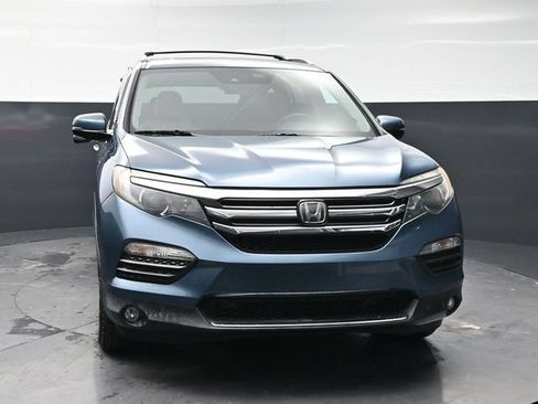 Used 2017 Honda Pilot Touring image 2