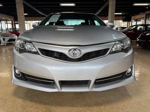 Used 2012 Toyota Camry SE FWD image 2
