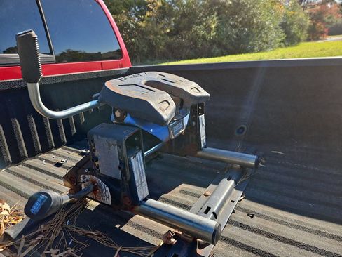 Used 2011 Ford F250 Lariat w/ Lariat Interior Pkg image 14