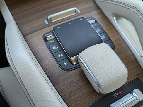 Used 2023 Mercedes-Benz GLS 450 4MATIC image 29