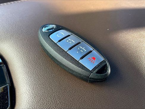 Used 2022 Nissan Titan Platinum Reserve w/ Moonroof Package image 14