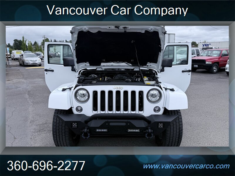 Used 2018 Jeep Wrangler Unlimited Sahara AWD/4WD image 36
