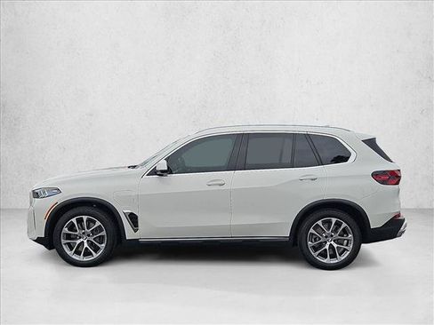 Used 2026 BMW X5 xDrive50e w/ Climate Comfort Package AWD/4WD image 9