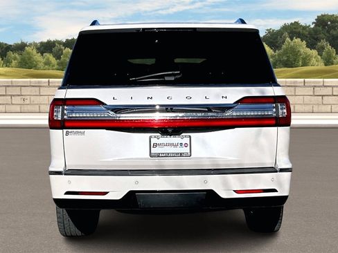 Used 2019 Lincoln Navigator Select image 4