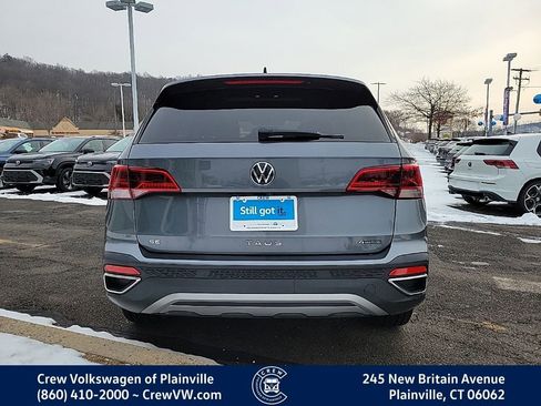 Certified 2022 Volkswagen Taos SE image 28