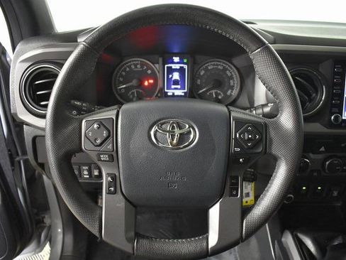 Used 2020 Toyota Tacoma TRD Off-Road w/ TRD Premium Off Road Package image 15