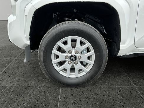 New 2026 Toyota Tacoma SR5 w/ SR5 Upgrade Package AWD/4WD image 14