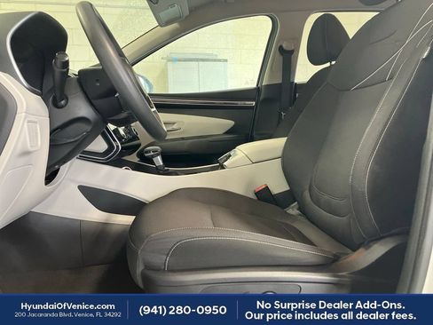 Used 2022 Hyundai Tucson SEL FWD image 2
