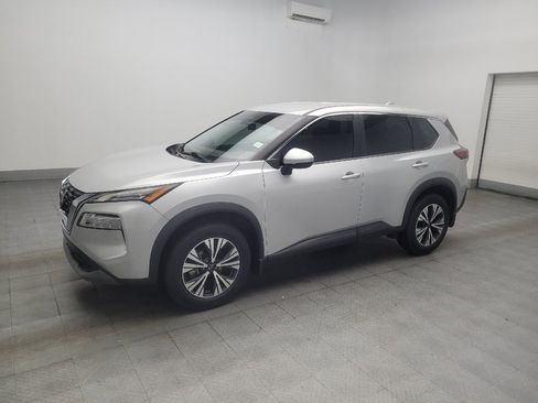 Used 2022 Nissan Rogue SV FWD image 2