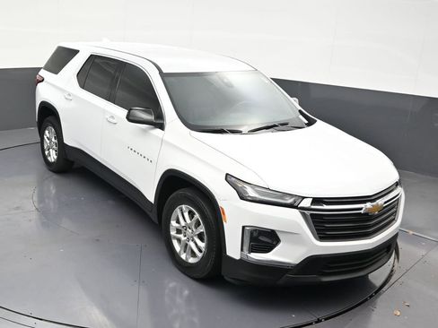Used 2023 Chevrolet Traverse LS image 22