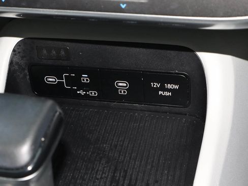 Used 2025 Hyundai Kona SEL image 21