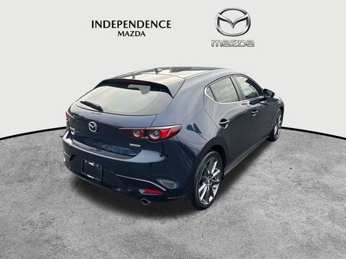 Used 2020 MAZDA MAZDA3 Hatchback w/ Preferred Package image 3