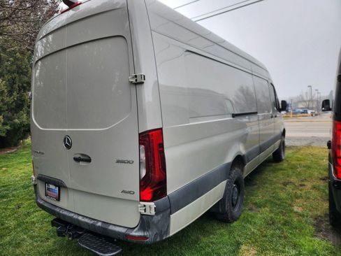 Used 2023 Mercedes-Benz Sprinter 2500 image 19