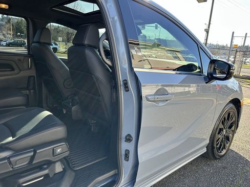 Used 2025 Honda Odyssey Sport-L image 14