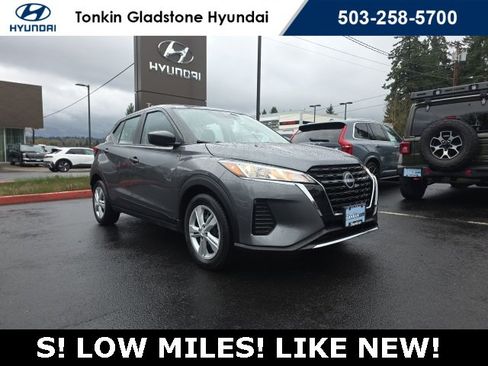 Used 2024 Nissan Kicks S image 2