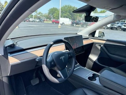 Used 2023 Tesla Model Y Long Range AWD/4WD image 10