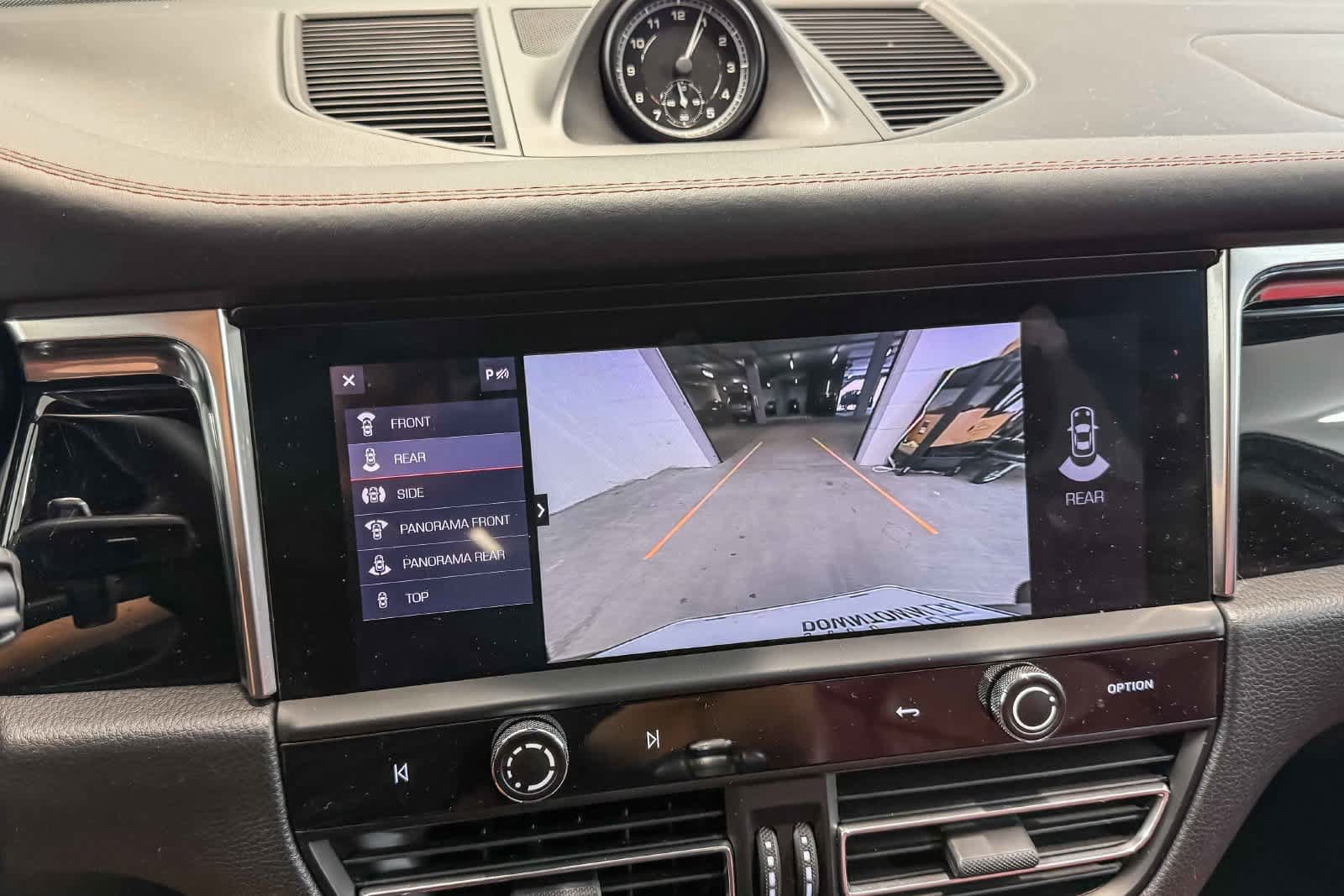 Certified 2024 Porsche Macan AWD/4WD image 27