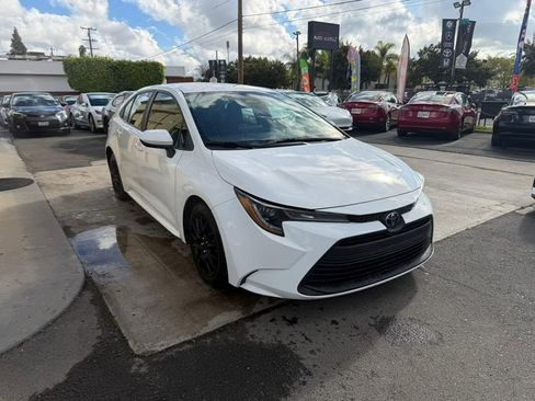 Used 2023 Toyota Corolla LE image 6
