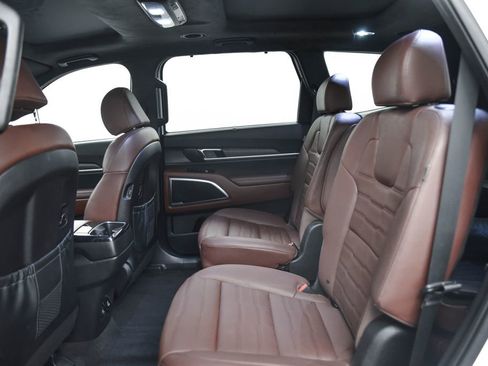 Used 2023 Kia Telluride SX Prestige image 12