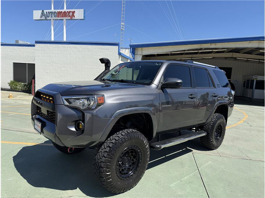 Used 2021 Toyota 4Runner SR5 AWD/4WD image 11