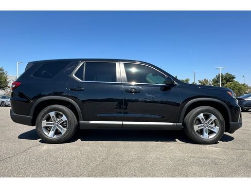 Used 2025 Honda Pilot EX-L image 7