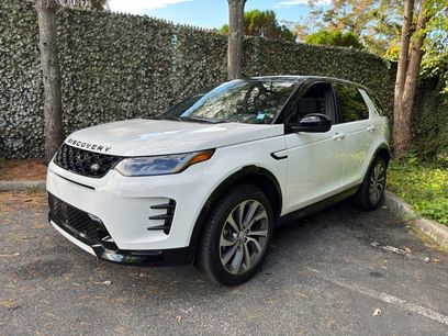 New 2025 Land Rover Discovery Sport Dynamic SE