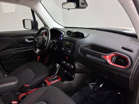 Used 2016 Jeep Renegade Trailhawk AWD/4WD image 33
